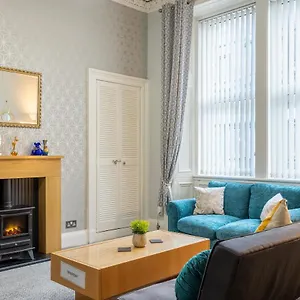https://oesis-stylish-holiday-home-in-the-heart-of-leith.edinburghhotelsuk.org